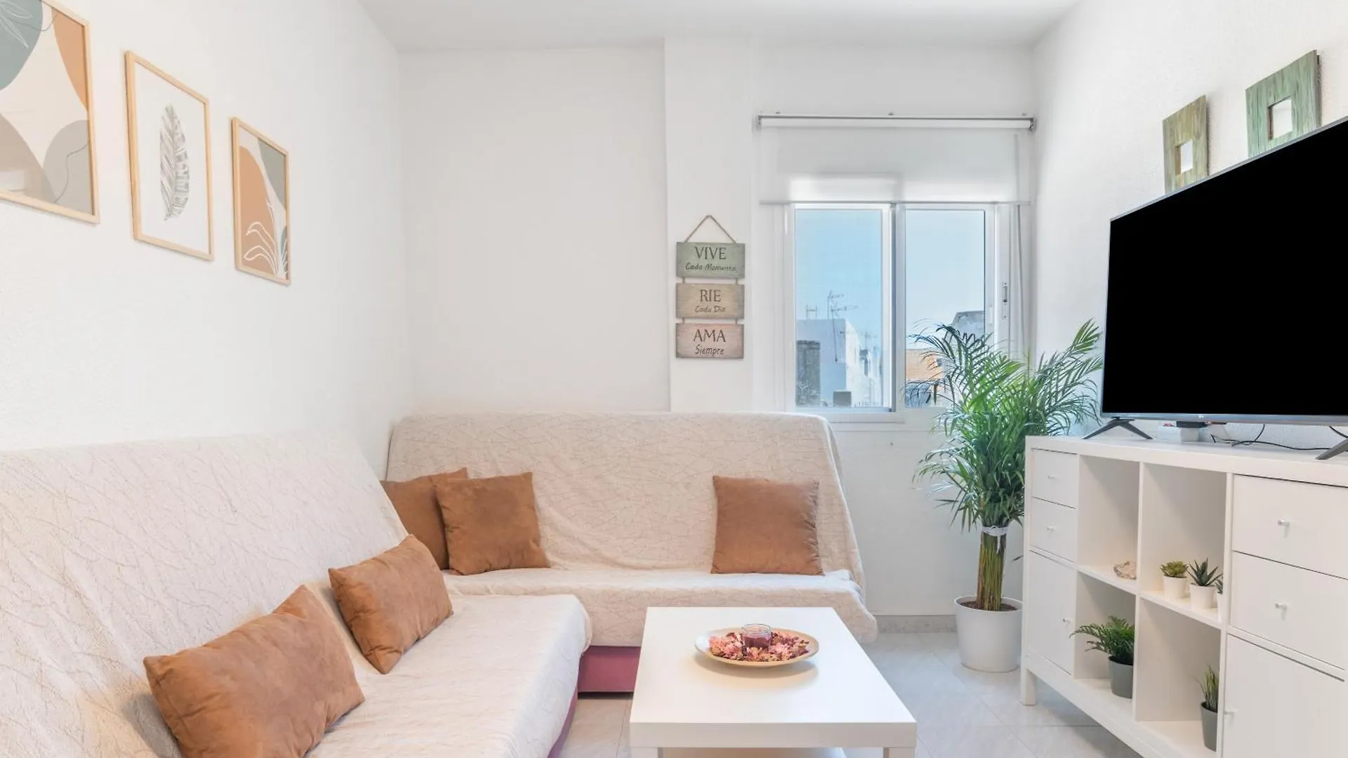 Apartamento A Pie De Playa contacts
